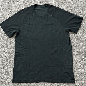 Men's Lululemon Black Shirt